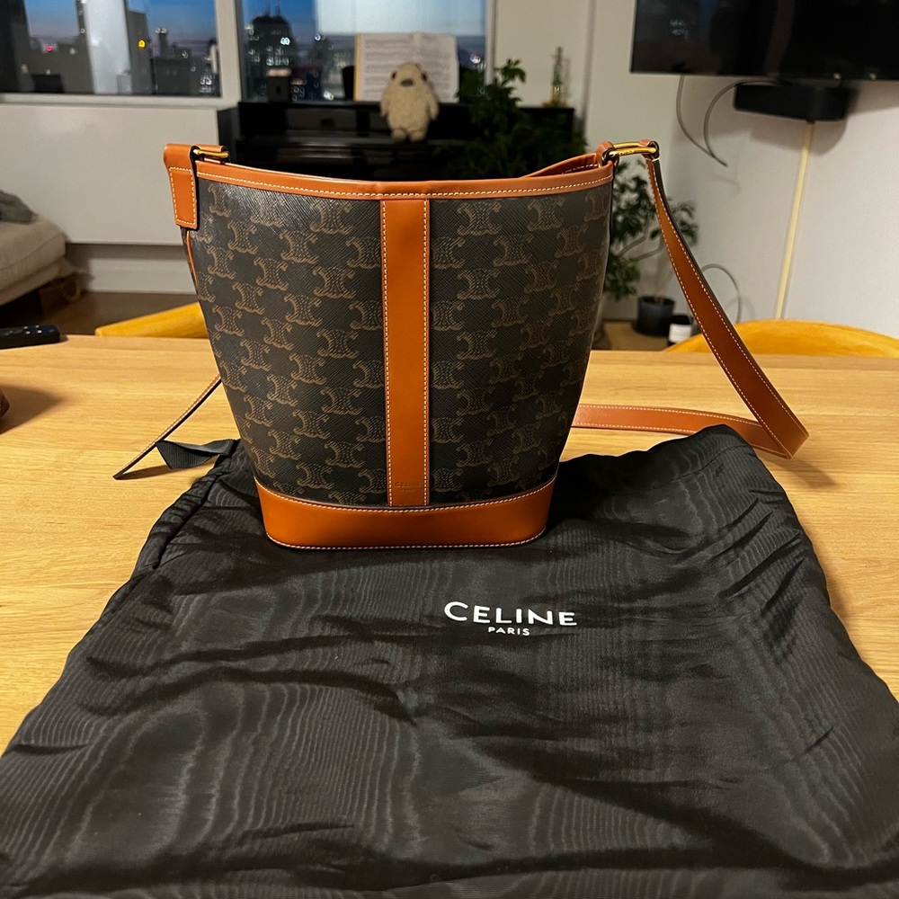 CELINE BUCKET IN TRIOMPHE CANVAS AND CALFSKIN - TAN